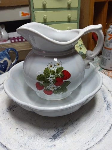 Vintage McCoy Pottery Strawberry Country Pitcher and Wash Basin Bowl Set #7528