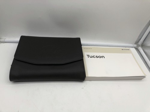 2017 Hyundai Tucson Owners Manual Set with Case OEM R01B20013 - Picture 2 of 12