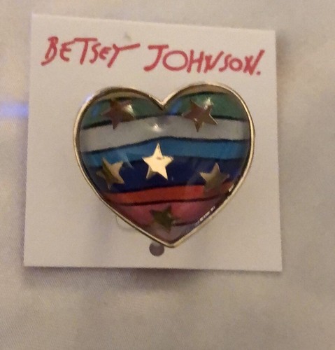 Betsey Johnson Gold Tone One Love Rainbow Heart Stretch Ring Size 7.5 NWT - Picture 5 of 13