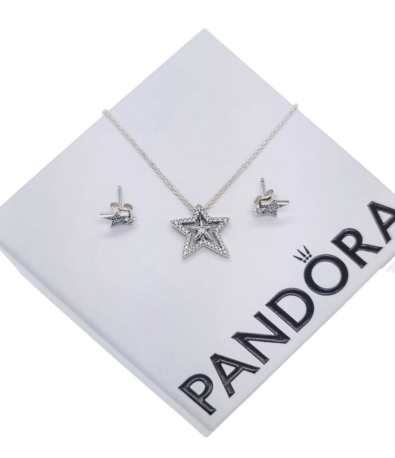 Luxurious Diamond Earring and Necklace Set in White Gold | KLENOTA