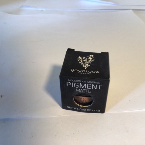 Younique Moodstruck Minerals pigmento opaco (GIDDY) ombretto colore 0,03 oz - Foto 6 di 6