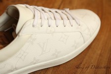 Scarpe da ginnastica Louis Vuitton bianche LV monogram in pelle sneakers UK 7...