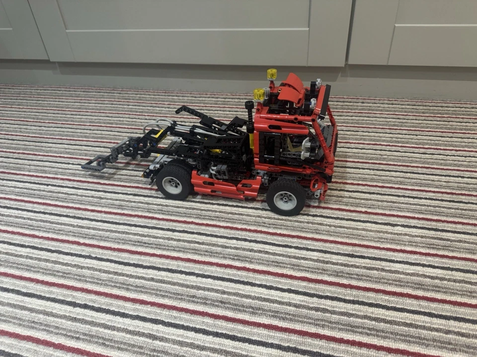 LEGO Technic 8436 Truck, photo 1 of 5