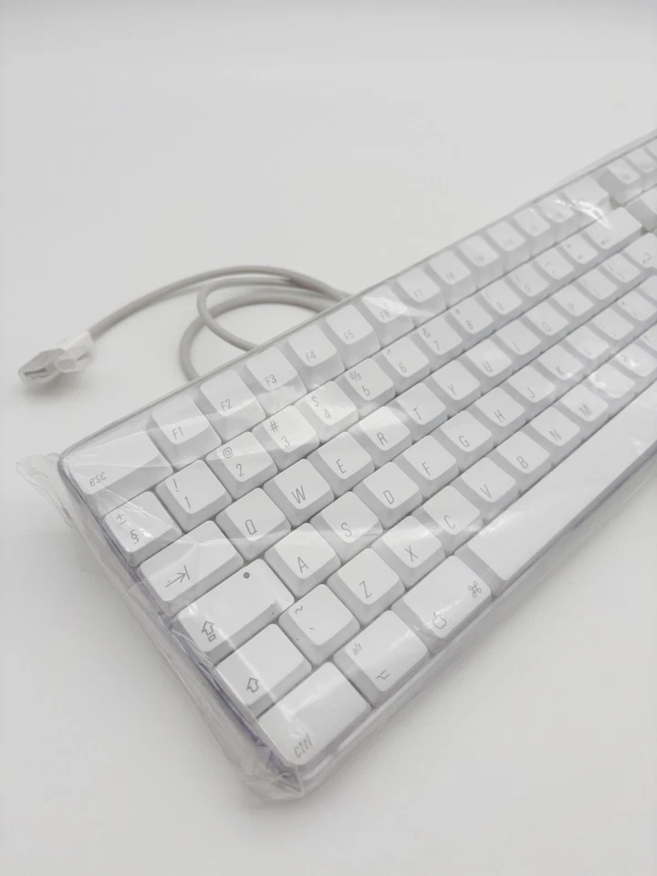 Apple Tastatur Verschweißt Vintage Sammlerstück A1048 QWERTY Layout NEU Retro - Bild 2 von 4