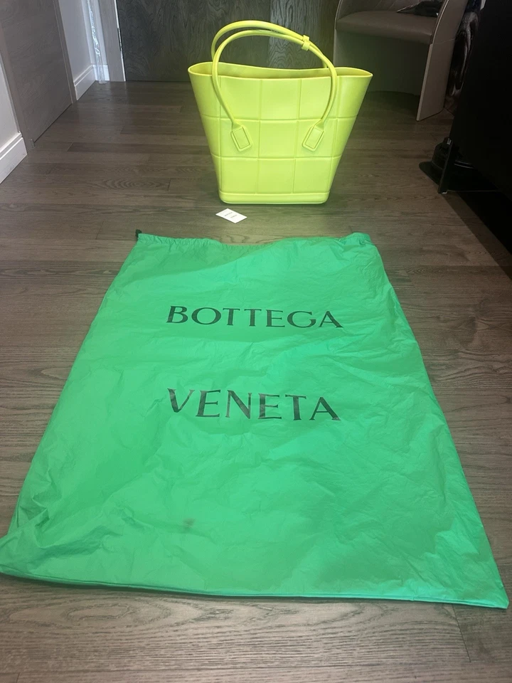 Bottega Veneta Acro Rubber Bag - Image 3 of 4