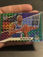 2019-20 Panini Mosaic - Give and Go De'Aaron Fox #3 Green Mosaic Prizm