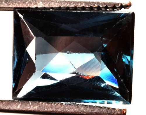 15,75 Cts. Piedra preciosa natural certificada con forma de esmeralda de topacio azul de Londres - Imagen 2 de 4
