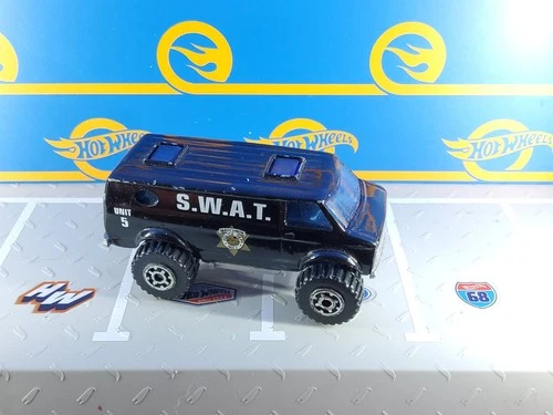 Vintage 1981 Matchbox SWAT Police Van Big wheel Diecast Car 4X4 Chevy Van
