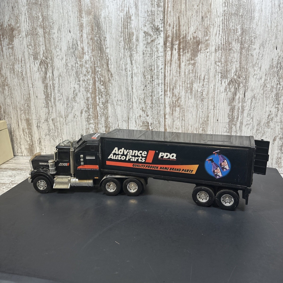 1996 Buddy L Kenworth Advance Auto Parts 18 Wheel Tractor Trailer