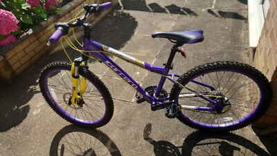 carrera luna 24 black and pink