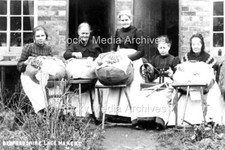 Yha-81 Social History, Lace Makers, Bedfordshire. Photo