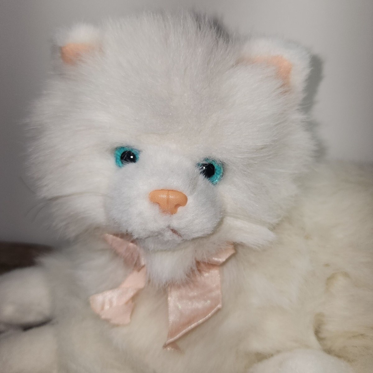 Vintage Russ Berrie Nikki White Persian Kitty Cat Plush Stuffed