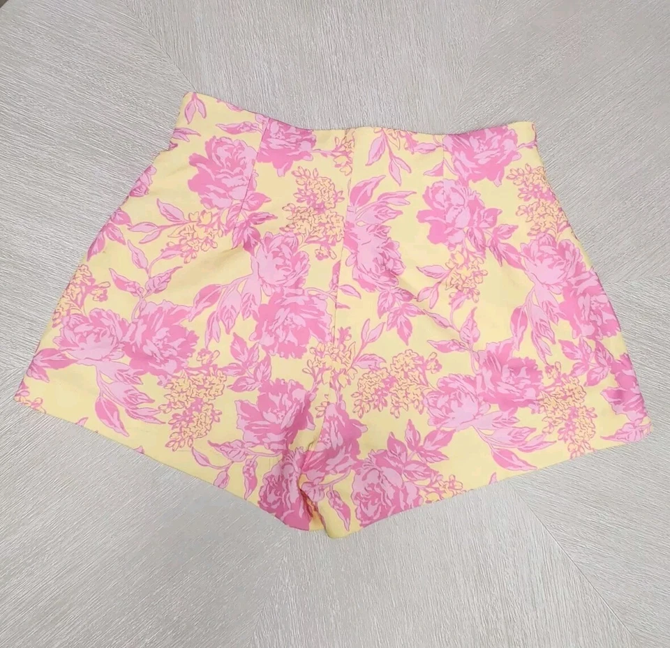 Pantalones Cortos White Fox Boutique Sunshine On My Mind Verano Flor Rosa y Amarillo XL  Foto 3 de 4