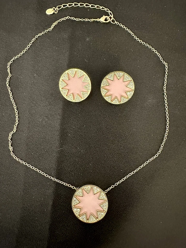 Conjunto de collar/pendientes House of Harlow Suny Up cuero rosa/cúbico. Zirconia Foto 2 de 4