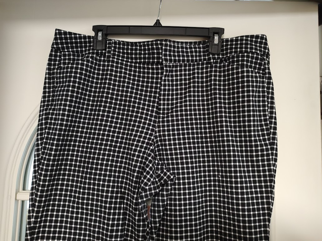 Old Navy Black Checked Pixie Ankle Pants Size Wom… - image 2