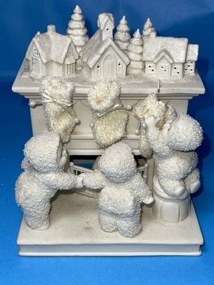 Dept 56 Snowbabies ''Has Santa Been Here Yet'' 2005 Fireplace Stockings