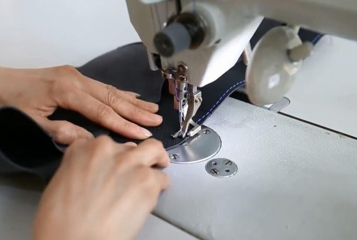 Hand Sew Steering Wheel Wrap for Volkswagen VW Golf 7 Mk7 Polo Jetta Passat B8 - Picture 11 of 12