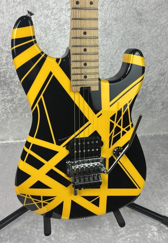 EVH Striped Series Bumblebee guitar in black and yellow stripes - Picture 10 of 16
