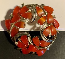 Coro Lucite or Thermoset Red Orange Silver Tone Leaf Round Wreath Brooch Vintage