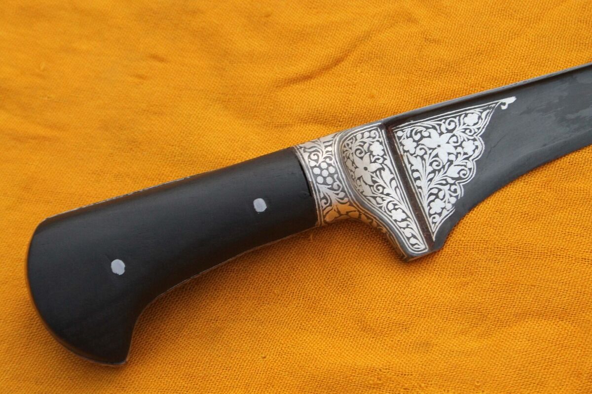 old vintage silver inlay pesh-kabz dagger old vintage silver inlay pesh-kabz dagger