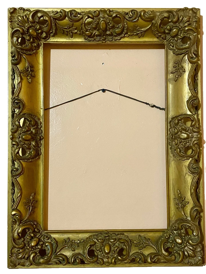 Antiguo marco victoriano de madera dorada ornamentada y yeso Foto 2 de 4