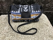 Pendleton Travel Kit Barack, Gray And Blue Wool Bag