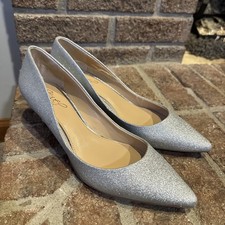 Badgley Mischka Women's Royalty Kitten Heel Pump Bridal Glitter Silver Sz 6.5