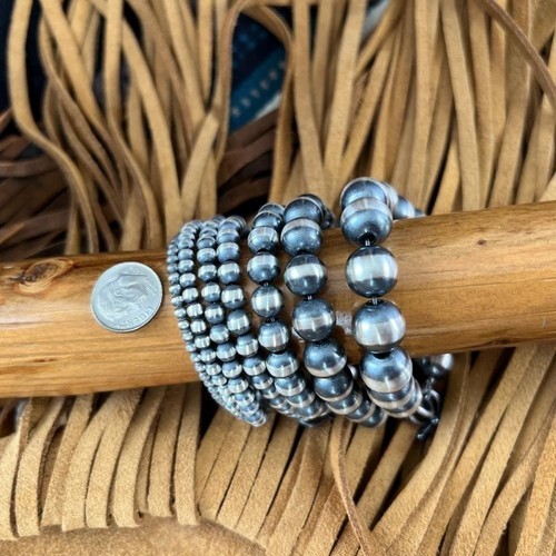 925 Sterling Silver Navajo Pearl Bracelet, stretchy or toggle clasp - Picture 5 of 9