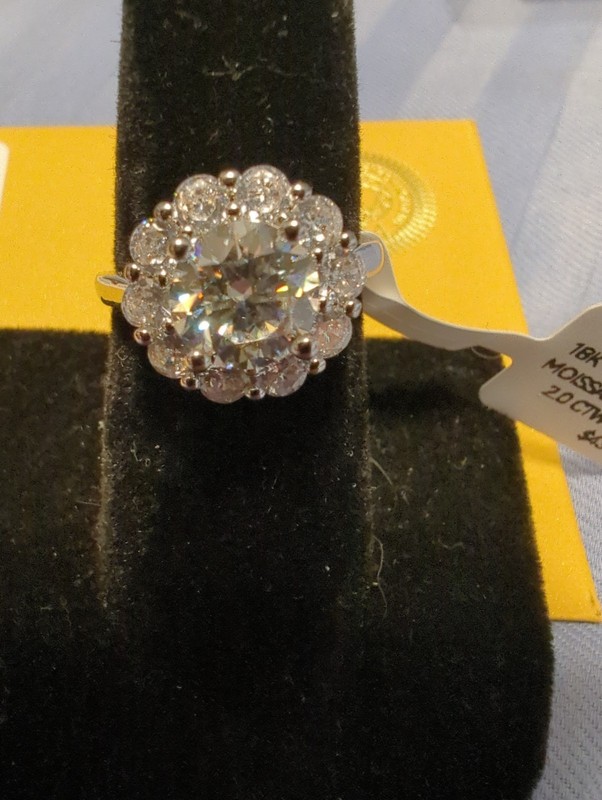Flower Style White Gold-plated Moissanite ring
