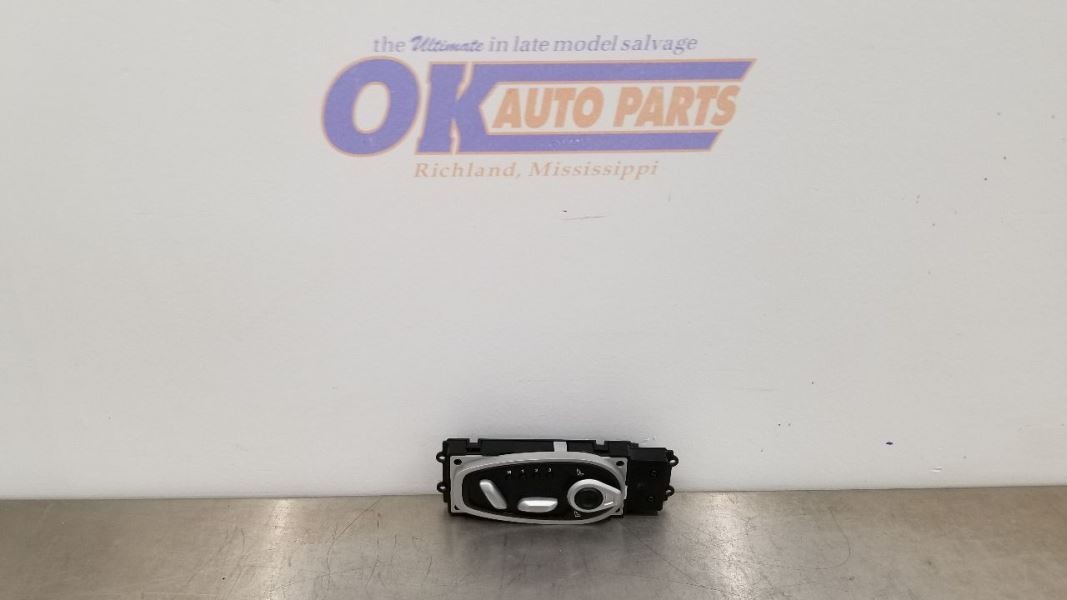 Aston Martin Vantage RIGHT Seat control switch P/N HY531AB701BD