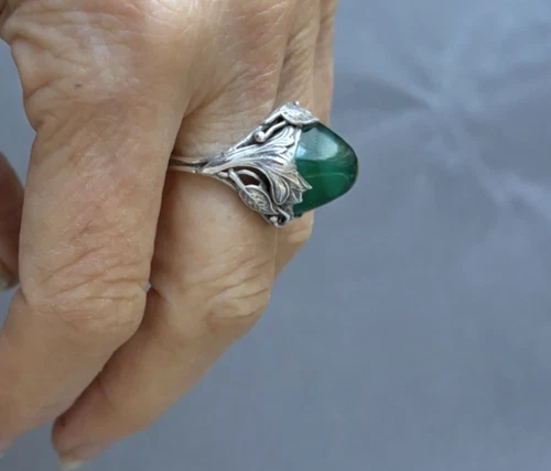 VINTAGE FINE SILVER DARK GREEN. CHRYSOPRASE GEMSTONE RING Art Nouveau style UK Q