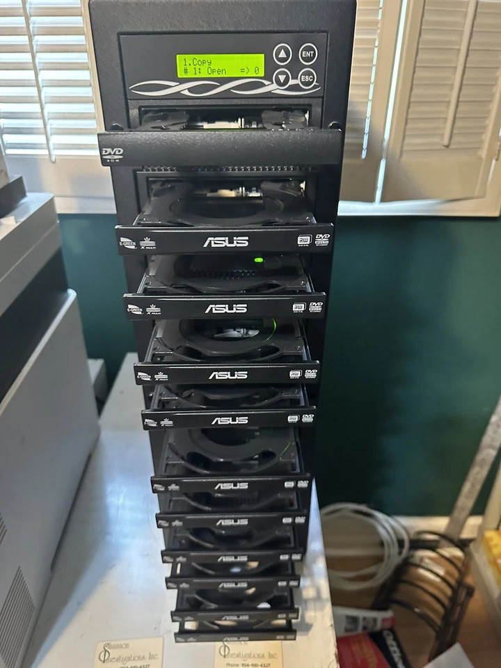 Duplicador de CD/DVD en rack ASUS 10 Foto 2 de 2