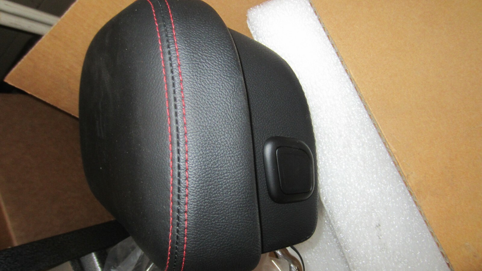 14-19 MASERATI GHIBLI LH/RH FRONT SEAT HEADREST RED STICHES 673003649  LEATHER