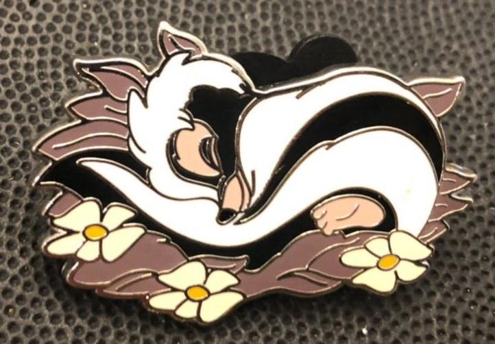 Disney pin 154544 Flower Bambi Sweet Dreams skunk forest flowers bed sleeping