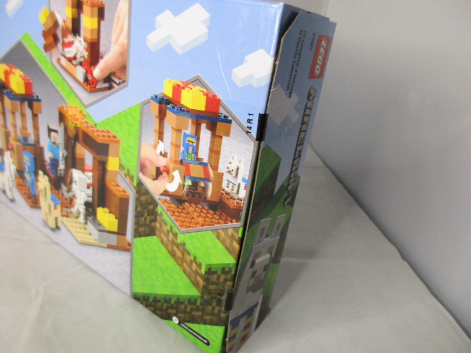 Lego Minecraft 21167 The Trading Post Building Kit (201 Pieces) New in Box - Image 3 of 4