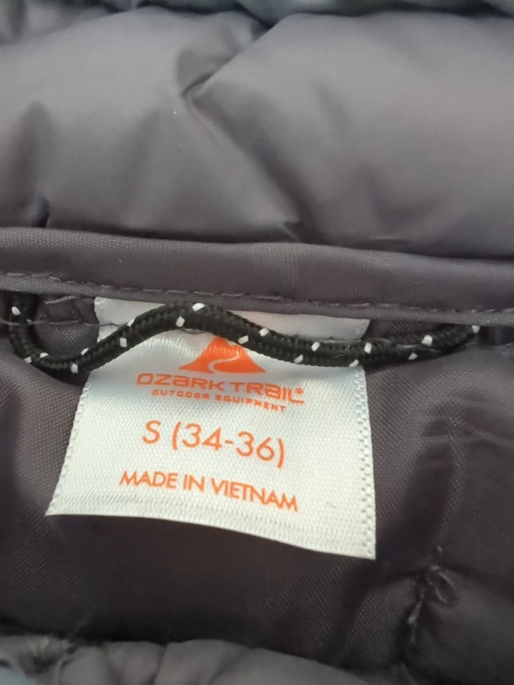 OZARK TRAIL PUFFER VEST - Image 4 of 4