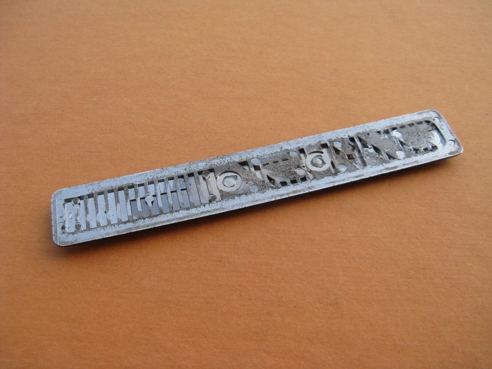 SUBARU LEGACY IMPREZA FORESTER L AWD MALETERO TRASERO CROMO EMBLEMA LOGOTIPO INSIGNIA A45880 Foto 4 de 4