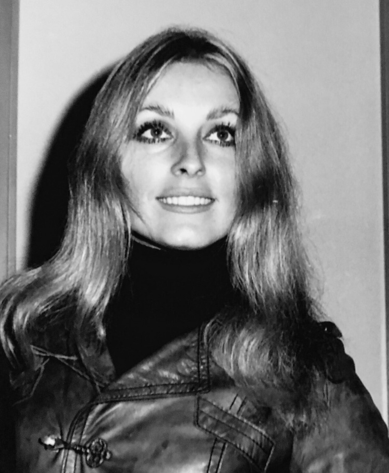 Sharon Tate Shirt With Turtleneck 8x10 Picture Celebrity Print