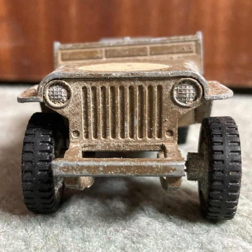Vintage Scalecraft 132 Willys Jeep 1970 & Dinky USA Army Jeep Model