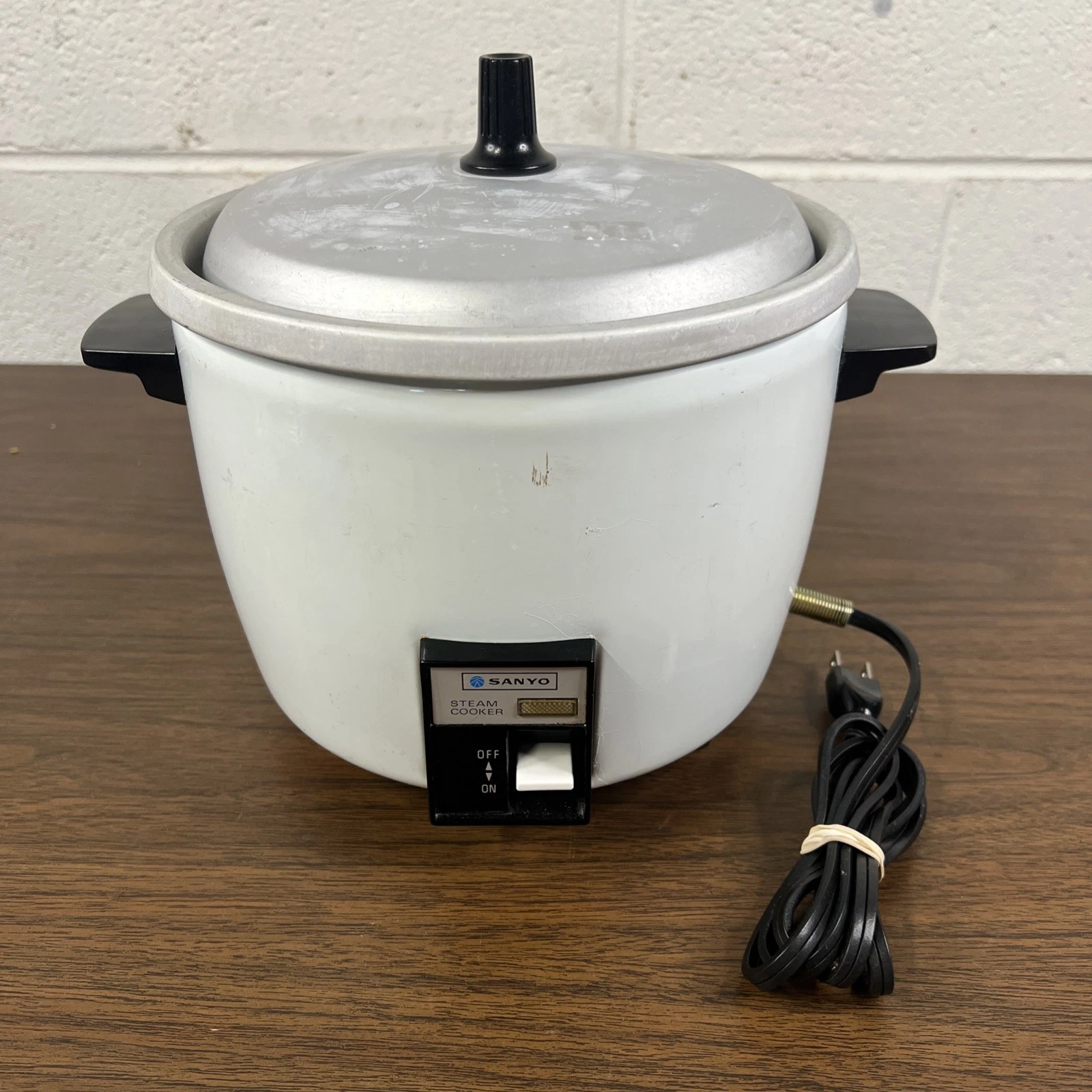 Vintage SANYO EC-4H Electric 10 Cup Rice Cooker Steamer W/ On/Off Switch EC-4