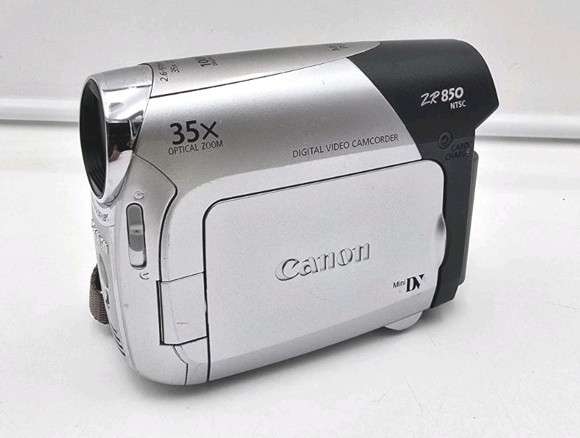 Canon zr850 Mini DV Digital Video Camcorder, 35x Zoom W Battery