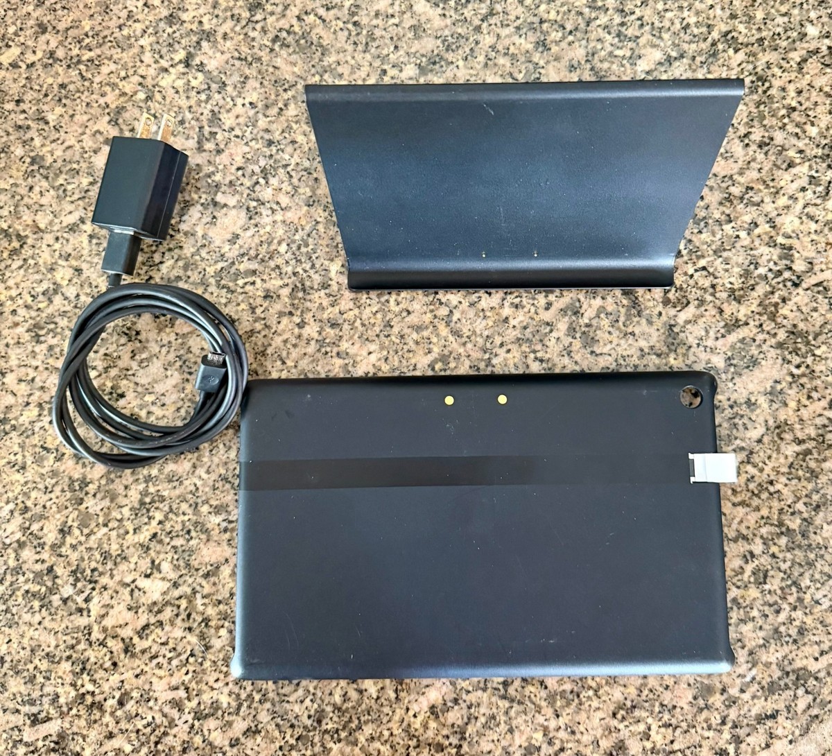 Amazon Charging Dock ZE83PH and shell case ZE59DG Fire HD 8 Tablet