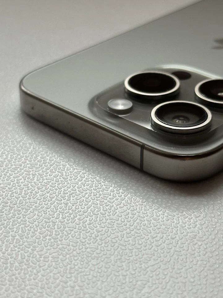 Apple iPhone 15 Pro 128GB Unlocked - Fairly Good Condition - Silver Titanium - Image 3 of 4