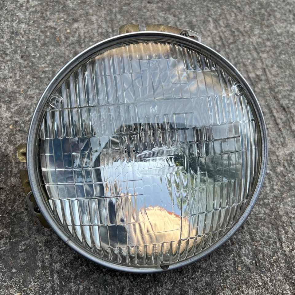 DATSUN B110 Headlight Set Genuine Part NOS JAPAN PAIR - Image 3 of 4