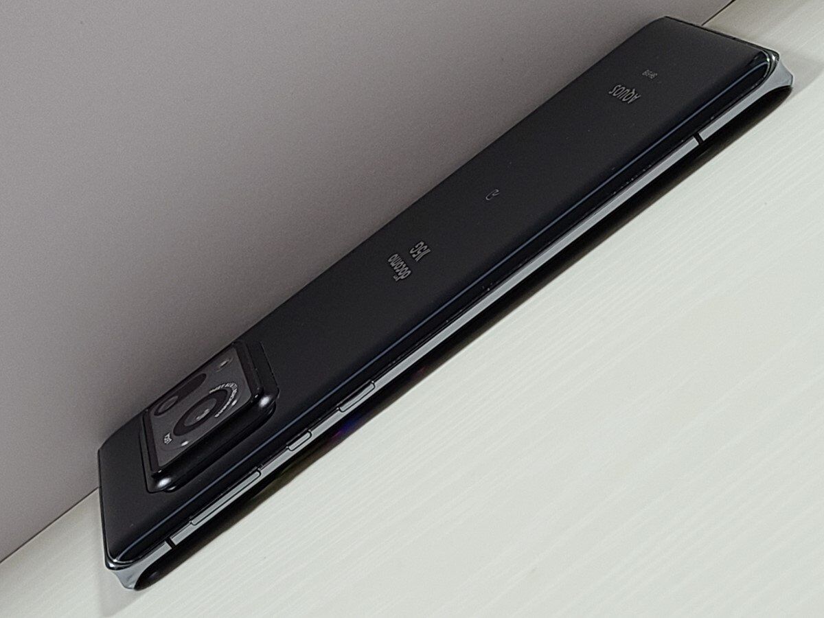 SHARP AQUOS R6 SH-51B Android Phone Leica Lens 6.6 SHARP AQUOS R6 SH-51B Android Phone Leica Lens 6.6