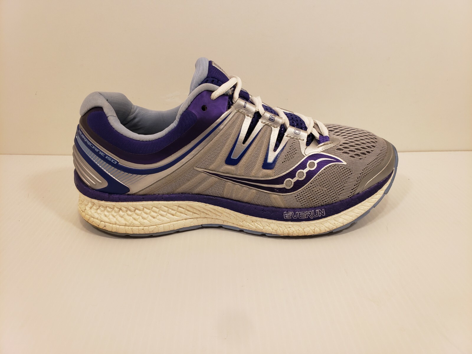 saucony hurricane womens 9.5