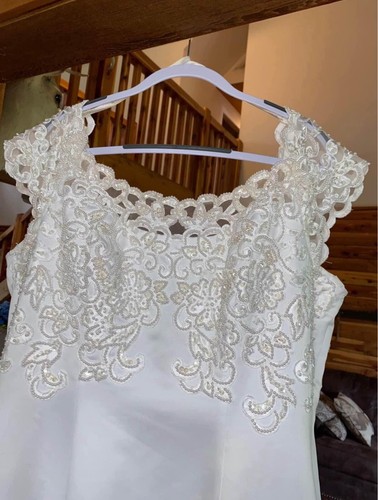 Oleg Cassini Beaded Wedding Dress - Size 18 - Picture 9 of 10