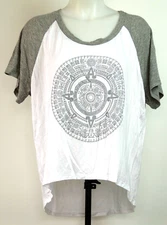 NEW NWT Trillium White/Gray Aztec Design Cropped Boxy Rayon/Cotton S/S Shirt M