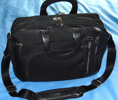 TUMI  25641D KENNEDY BRIEFCASE FROM THE ARRIVE COLLECTION