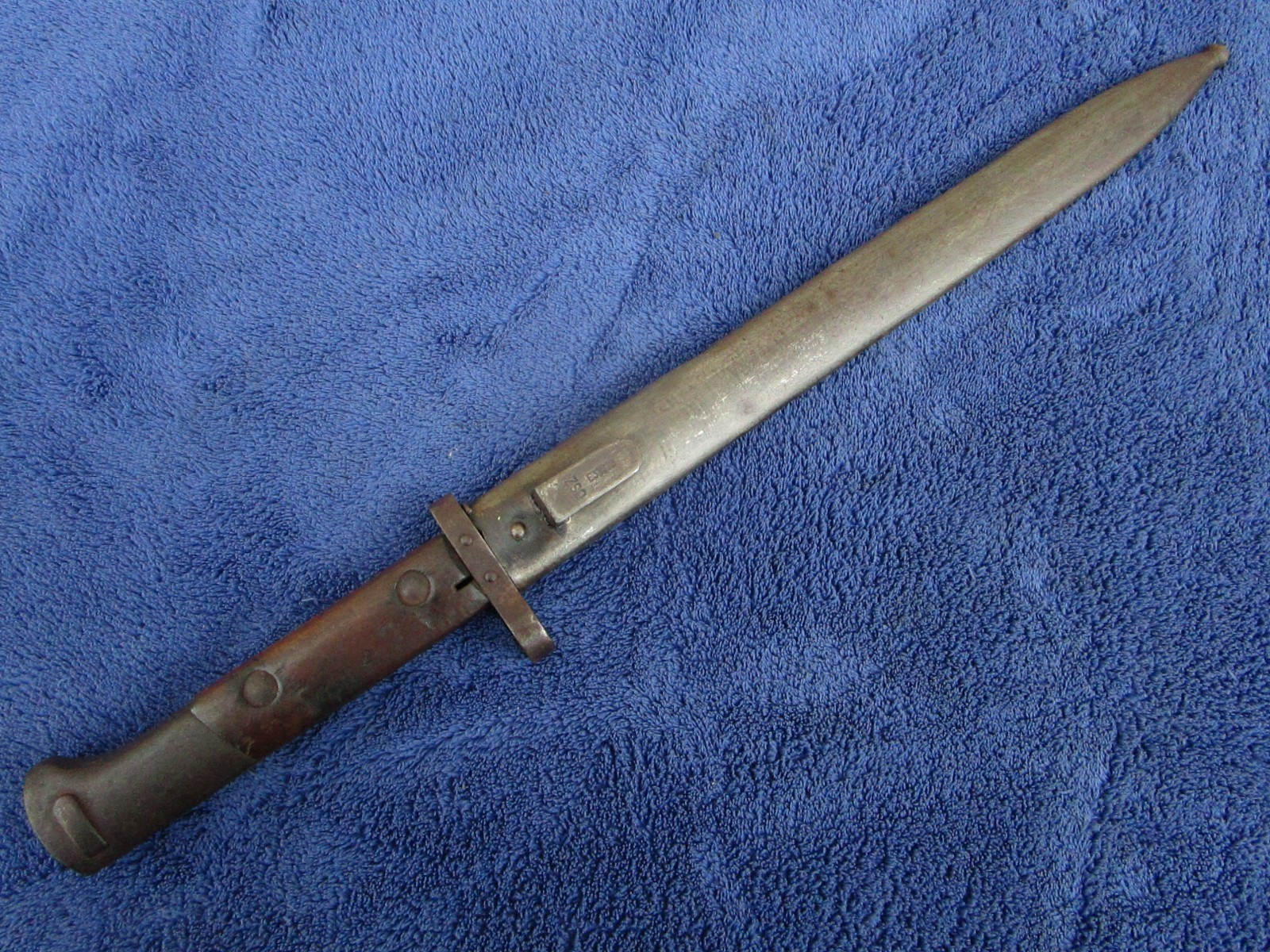 ORIGINAL VINTAGE VZ-24 CZECHOSLOVAKIA MAUZER BAYONET AND SCABBARD "D" ARTILLERY